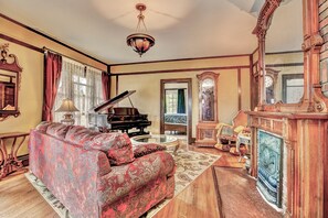 Furniture, Indoors, Living Room, Home Decor, Piano