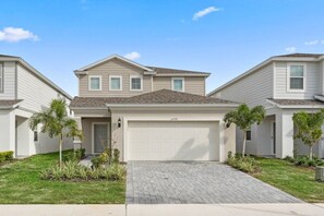 3779-lana-avenue--davenport--fl-33897---02.jpg