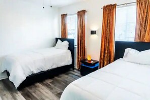 Bedroom 2 Twin Beds 
