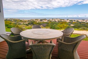 Beach Access, Elite Accommodation, Adelaide, West Beach Holiday Home, Short term rental,