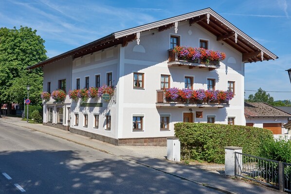 Gästehaus Rosin (DE Prien am Chiemsee) - Rosin Robert - 200000060-Hausansicht Gästehaus Rosin