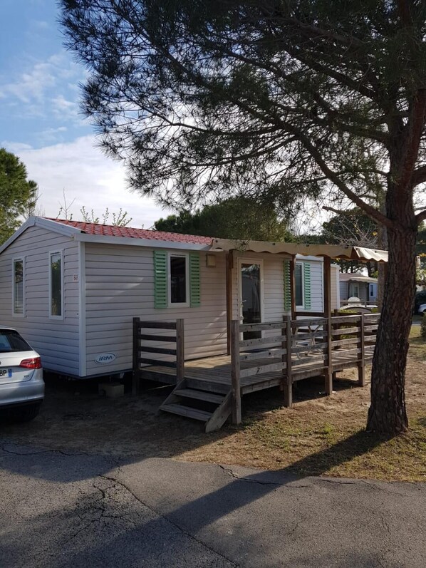 Mobil home au calme 6 personnes  , 2 chambres