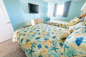 Beautiful Decorations, 2 Queens in Bedroom