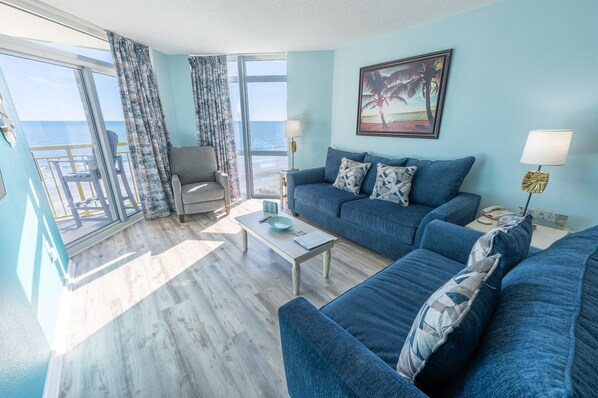 Direct Oceanfront, Beautifully Decorated