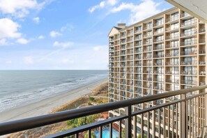 Direct Oceanfront, Amazing Views from the Balcony