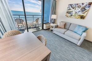 Direct Oceanfront, Beautifully Decorated!
