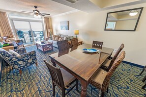 Large Living/Dining Room Area, Beautifully Decorated