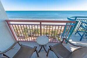 Balcony with Amazing Views of the Ocean