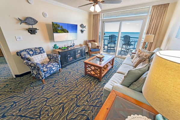 Large Living/Dining Room Area, Beautifully Decorated