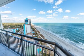 Large Balcony, Amazing Views!