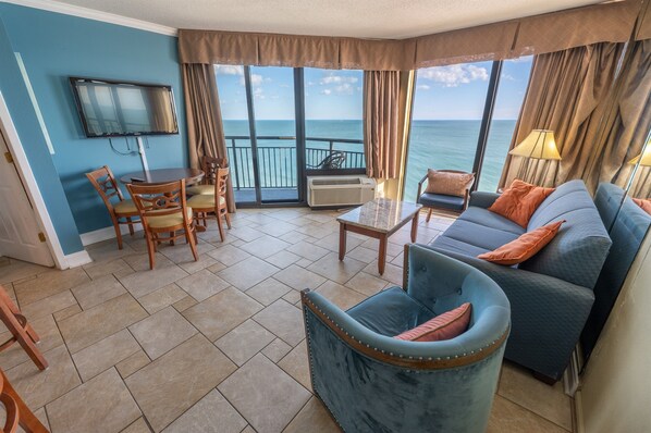 Amazing Direct Oceanfront View!