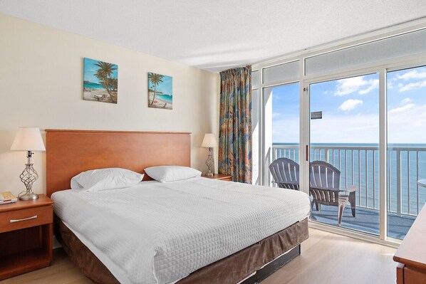 Main Bedroom Overlooking the Ocean