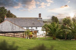 Ellenglaze, Holywell Bay, Cornwall, self catering with Beach Retreats.