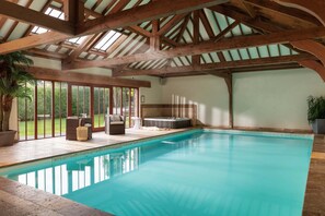 Swimming pool at Ellenglaze, Holywell Bay, Cornwall, self catering with Beach Retreats.