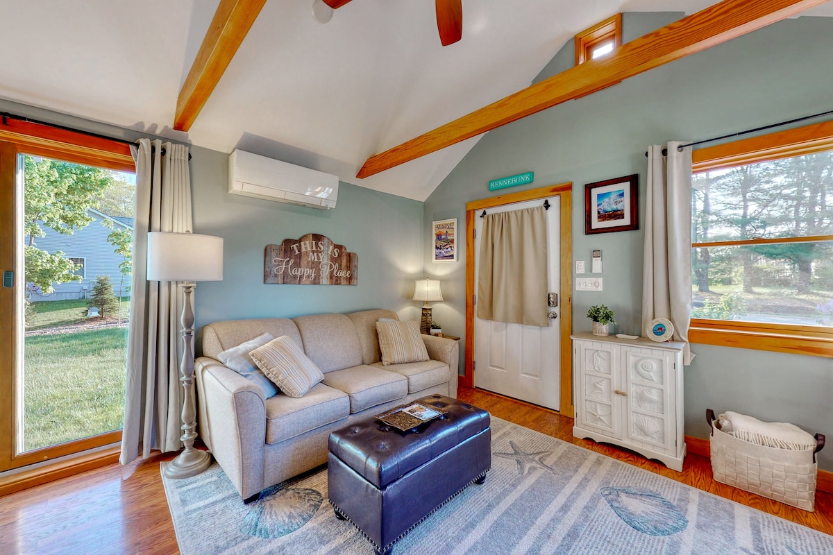 Kennebunk coastal cottage, close to great beaches!