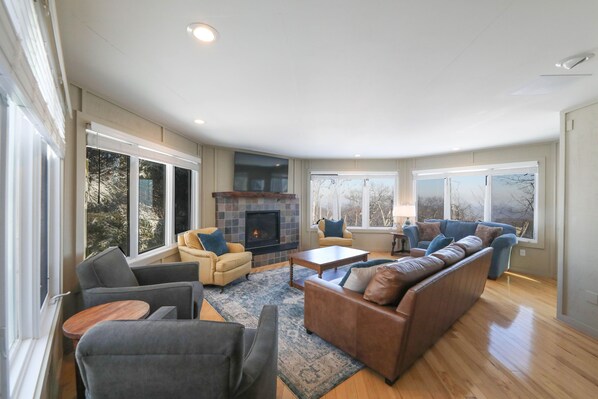 First Floor Living Room- see the skiing on Upper Tyro Slope & Big Acorn Lift.