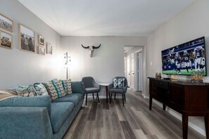 Escape to this stunning vacation home and experience the ultimate relaxation and rejuvenation. With amazing furniture and luxurious amenities, you're guaranteed to have a good time