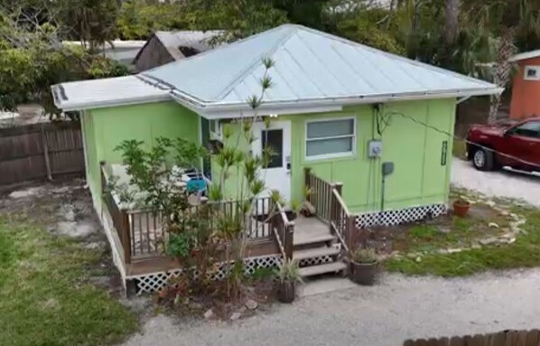 Exterior view of Unit - Iguana