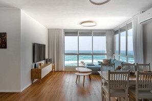 Full view Living Room