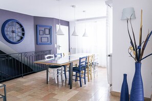 table / table