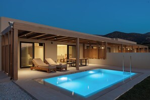 Private pool