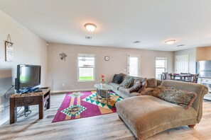 Living Room | Free WiFi | Central Heating & A/C | 1st Floor