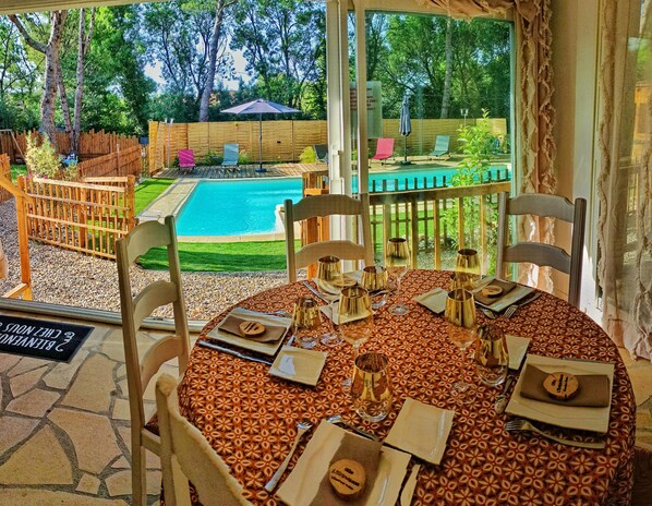 Outdoor dining