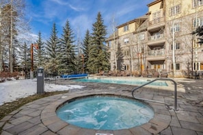 Shared Outdoor Hot tub