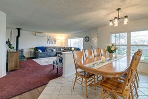 Dining Area | Dishware/Flatware