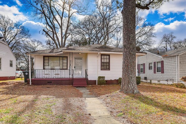 Birmingham Vacation Rental | 2BR | 1BA | Steps Required | 888 Sq Ft