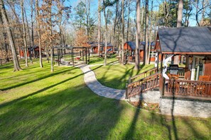 Community Fire Pit & Dining Areas