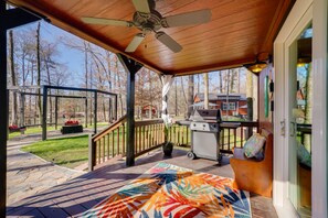 Front Porch | Single-Story Home | Gas Grill | Free WiFi | Community Fire Pit