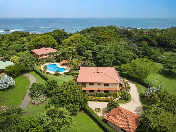 Bird's eye view of Villas Venado.