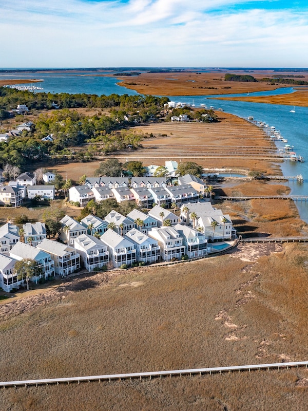 Waters Edge Community