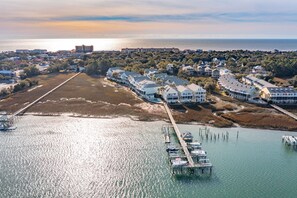 Waters Edge Community & Fishing Dock