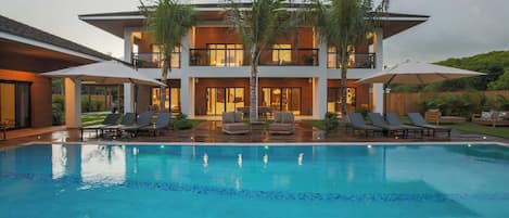 Relax & Unwind at Bali House Bahamas