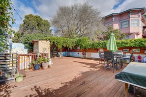 Shared Rooftop Patio