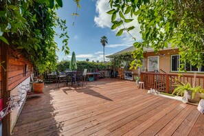 Shared Rooftop Patio