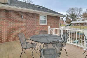 Deck | Outdoor Dining Areas | Gas Grill | Garden