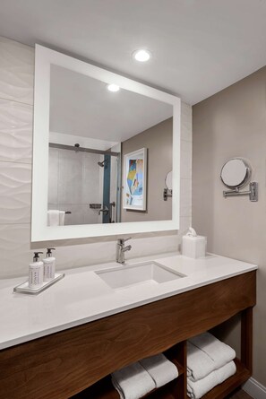 Guestroom Bathroom