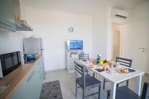 Kitchen and dining area