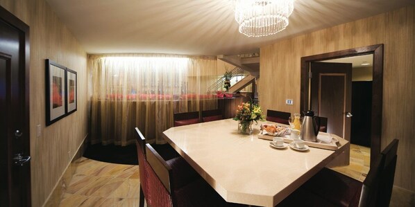 Forum Tower Duplex Suite with 2 King Beds