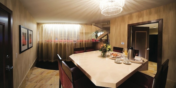 Forum Tower Duplex Suite with 2 King Beds