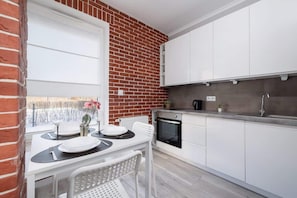 Fully equipped kitchenette