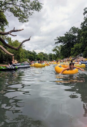Enjoy the San Marcos River - 15 mins away from the Rustic Barnyard!