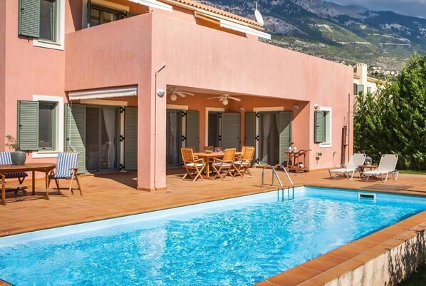 Beautiful villa with private pool