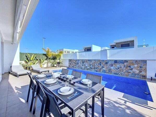Modern villa with private pool in Santiago de la Ribera.