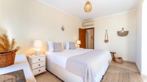 The bedroom features quality and comfy mattress and bed linen for maximum rest. Also a river view
#bed #bedroom #relax #view #algarve #portugal