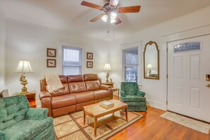 Living Room | Free WiFi | Central A/C & Heating | Free WiFi