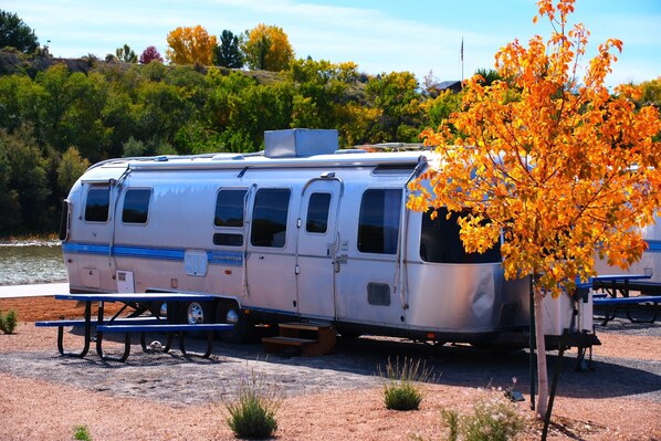 Meeker20Exterior